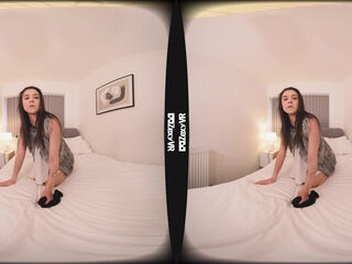 Bedroom Show featuring Ella Jay - ZexyVR