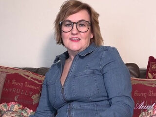 Visiting Mrs Kugar Jerk Off Instruction