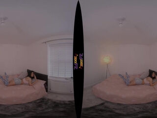 Bed Babe featuring Chelsea Essex - ZexyVR
