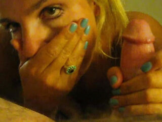 hot wife sucking cock