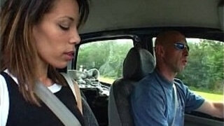 Jeune beurette se fait bien enculer