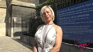 Kim&comma; milf aux gros seins&comma; accro à la baise