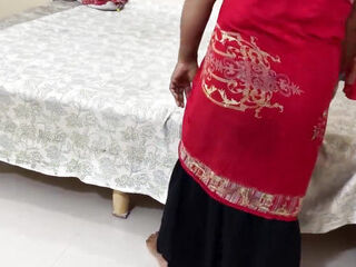 Indian Maid (Kaam Wali Bai) Having Sex With Her Owner