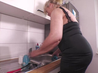 Mature Kiki Plays With Her Pierced Pussy In The Kitchen - MatureNl
