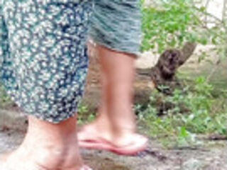 outdoor Sissy and finggaring in pussy.