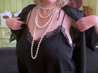 Amateur Blonde With BIG BOOBS Hot Free Cam Show