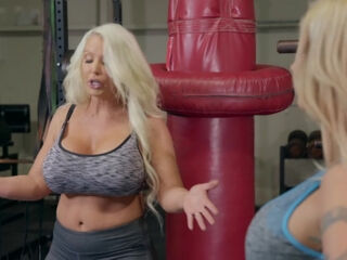 Milf Wars With Alura Tnt Jenson, Joslyn James - Brazzers