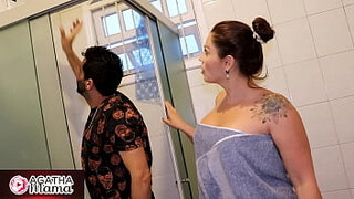 Agatha Mama em&colon; A Inquilina Milf Tarada - Part 1 - Historia - Grátis