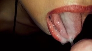 Recopilacion de mamadas&comma; y semen en la boca de la sexy putita se mi hermanastra susy