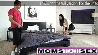 Teens first time squirting orgasm with step mother and son