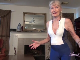 Diane Workout Becomes POV Handjob / Blowjob