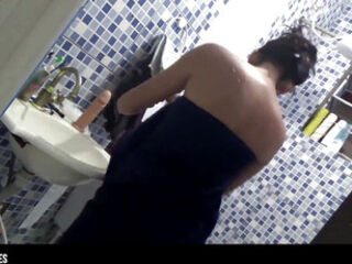 Morena Linda Gostosa Mostrando Seu Cuzinho Guloso E Sua Raba Grande Suculenta