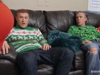 Christmass threesome with Angela White