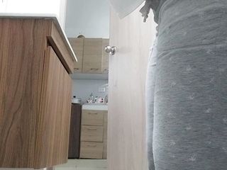 Recording my stepsister's big ass in the bathroom