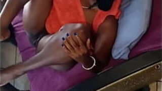 Nice Thot Ebony Milf Amateur Fucking Plump booty and Tits